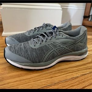 Asics Gel-Cumulus 20, Women’s Size 9